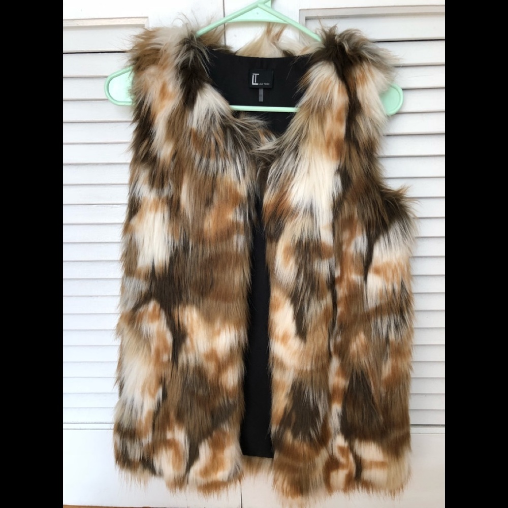 NWOT Love Token Faux Fur Vest!